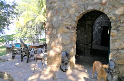 Siavonga Villa | 6 Bedroom Castle Siavonga min Four Guests