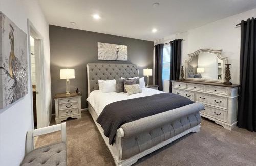 Tucson House | 6 Bedroom Desert Retreat