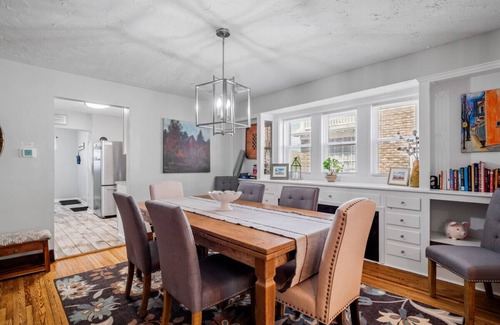 Cleveland Apartment | 6 Bedroom Entire Duplex for Large Groups!