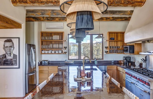 Santa Fe House | 6-bedroom Estate in Santa Fe's Sunlit Hills with Stunning Mountain Views