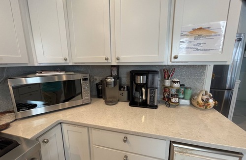 North Beach Haven House | 6 Bedroom Home 3rd off Beach with Ocean & Bay View HotTub +