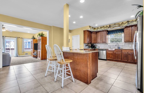 South Seaside Park House | 6 Bedroom Home in SOUTH Seaside Park one BLOCK FROM ISLAND BEACH STATE PARK!