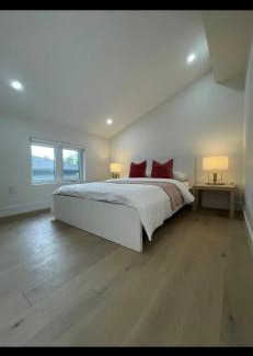 Welland House | 6 BEDROOM MODERN AND LUXURY HOME