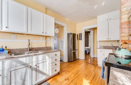 Whittier Apartment | 6 Bedroom Oasis Near Uptown & Stadium Walk to Eat Street Sleeps 16+
