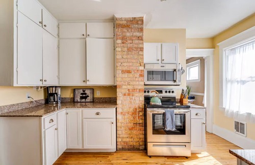 Whittier Apartment | 6 Bedroom Oasis Near Uptown & Stadium Walk to Eat Street Sleeps 16+