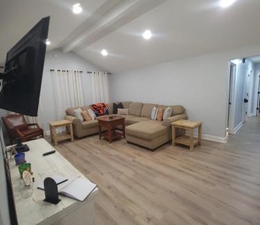 Joliet House | 6 bedroom! Pool Table, Gaming Area, Firepit & More
