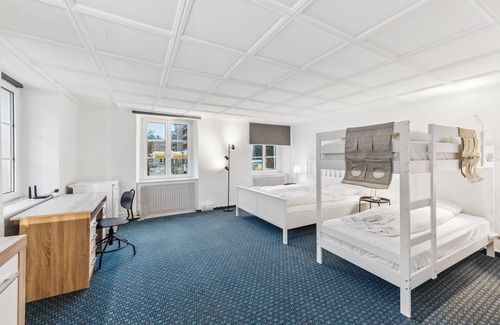 Bergdietikon Apartment | 6-Bedroom Retreat in Dietikon – Ideal for Groups