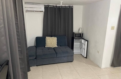 Ocho Rios Apartment | 6-bedroom studio in welcoming Ocho Rios with WiFi, AC Escape to Tranquility