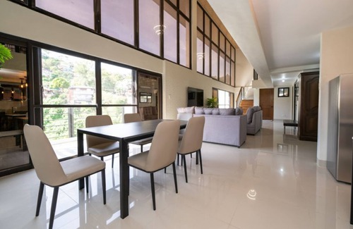 Baguio Apartment | 6-bedroom The Warehouse Loft with Reserved Parking and Free WiFi