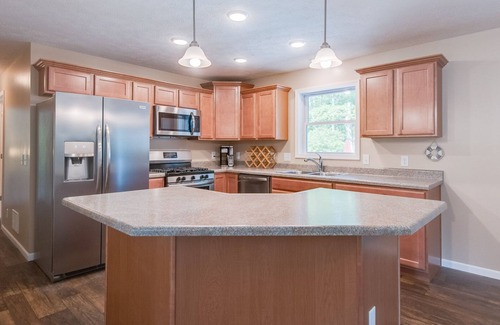 South Haven House | 6 Bedroom w/Swimming Pool, Fire Pit & Home Theater - Walk to Beach