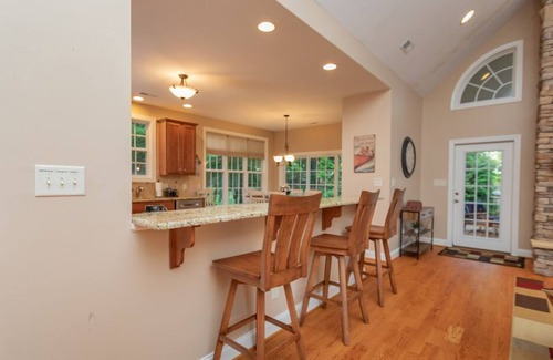 Wise House | 6 Bedroom4 Baths Gorgeous gathering patio!
