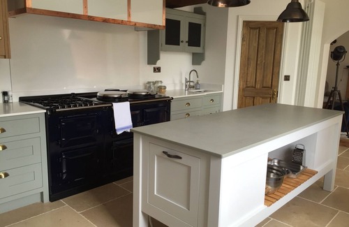 Calne House | 6 Bedroomed Mill House sleeps up to 12 with spa treatments available
