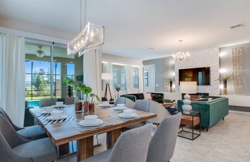 Bay Lake House | 6 Bedrooms / 5.5 Bathrooms / Solara (9055 SR)