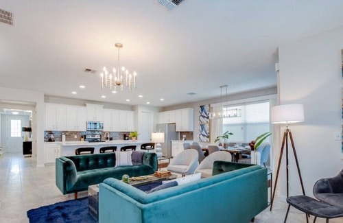 Bay Lake House | 6 Bedrooms / 5.5 Bathrooms / Solara (9055 SR)