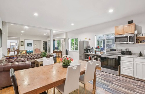 SeaTac House | 6 bedrooms | Grill | Large Patio