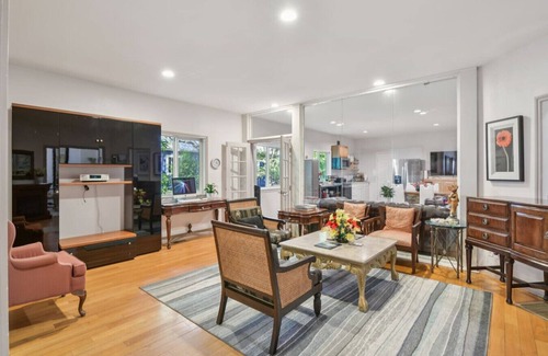 SeaTac House | 6 bedrooms | Grill | Large Patio
