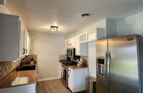 Odessa House | 6 Beds, 3-bedroom House in Odessa close to shopping and minutes from I20