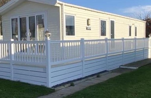 Great Yarmouth Other | 6 Berth Comfy Homely Caravan, Dog Friendly