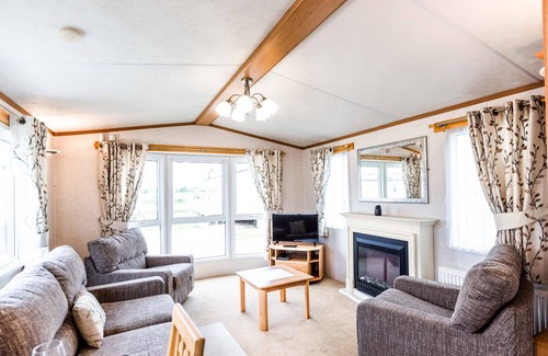 Chapel Saint Leonards House | 6 Berth Modern Caravan-Private Bathroom