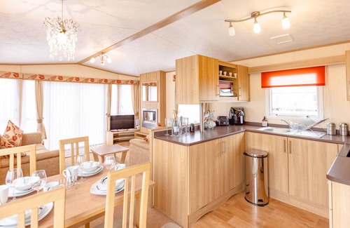 Chapel Saint Leonards House | 6 Berth Modern Caravan-Private Bathroom