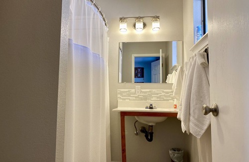 Glenwood House | #6 Casita Geronimo at the Catwalk, 1 BdRm Casita Kitchentte