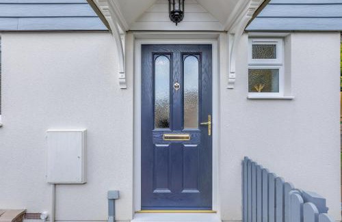 Lyme Regis House | 6 Chatterton Mews