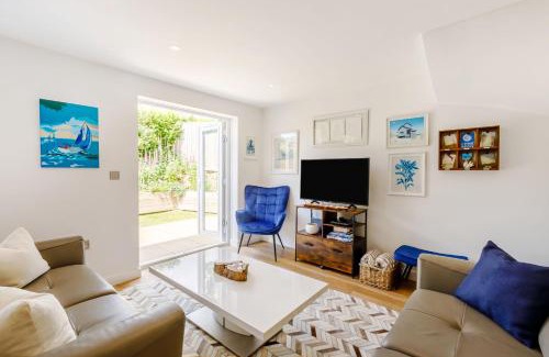 Lyme Regis House | 6 Chatterton Mews