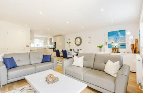 Lyme Regis House | 6 Chatterton Mews