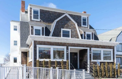 Middletown House | #6 | Comfy Room w/Queen-bed