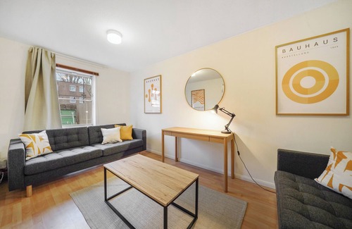 Tollington House | 6 Double Bedroom House - Archway, Islington