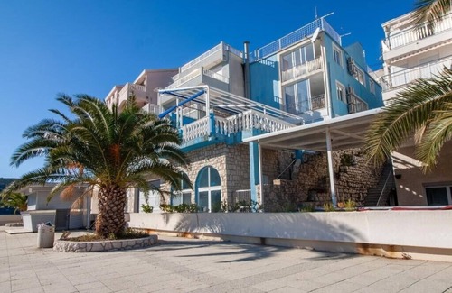 Neum Apartment | 6 Double room with Private Parking