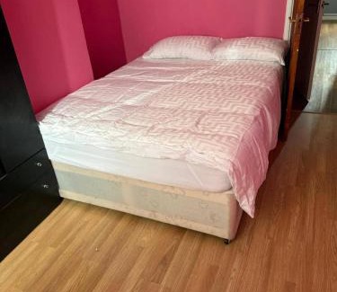 Haggerston Apartment | 6 Guests - 3 Bedrooms - Close to London Center