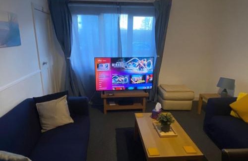 Montrose Apartment | 6 Guests - Parking - Patio - Near Coast