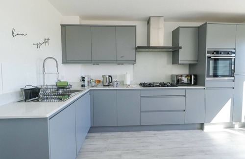 Llanfaelog Cottage | 6 GWEL YR WYDDFA, pet friendly, country holiday cottage in Rhosneigr