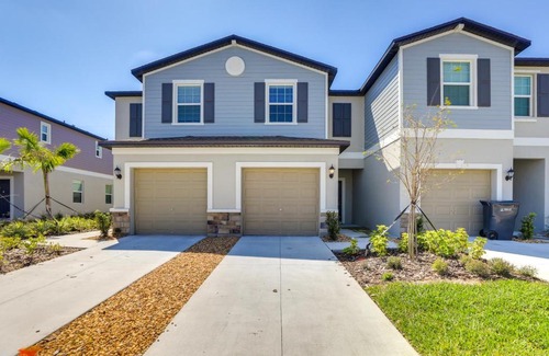 Ruskin House | 6 Mi to Apollo Beach Townhome with Pool Access!