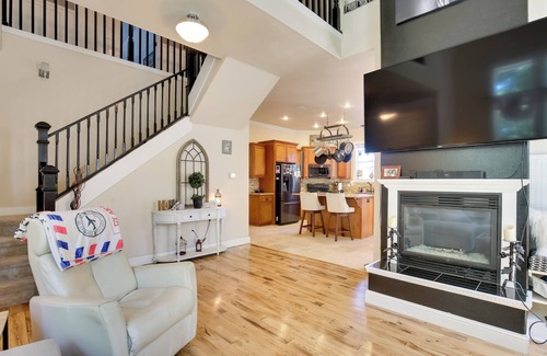 Eugene House | 6 Mi to Autzen Stadium: Home w/Seasonal Pool!