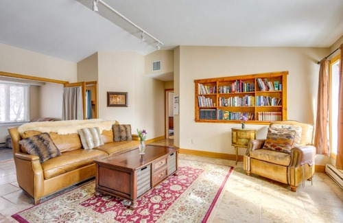 Emigrant Villa | 6 Mi to Chico Hot Springs Villa with River Access