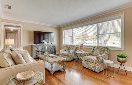 Sans Souci House | 6 Mi to Dtwn Jacksonville Family-Friendly Home!