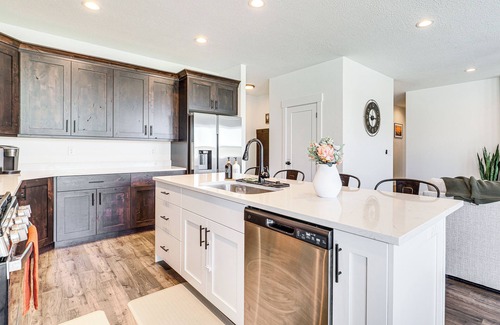 Erda Cottage | 6 Mi to Great Salt Lake: Mtn-view Retreat!