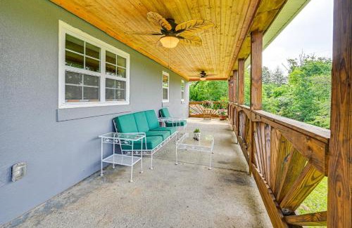 Liberty House | 6 Mi to Lake Liberty Pet-Friendly Home with Yard