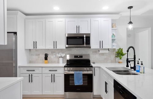 Bradenton House | 6 miles to AMI, IMG: Heated Pool Game Room Flexible longer stays Dog OK