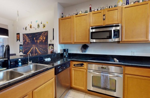 Kissimmee House | 6 Min Disney, 1 Min to Fun Spot, Hot tub, Heated Pool, Big T.Vs, WaterSlides!