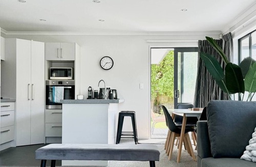 Burnside House | 6 min to Airport Burnside Full house with big yard