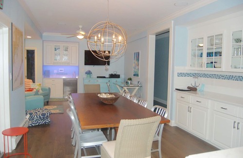 Silver Beach House | 6 Minute Walk To Private Association Beach ! Renovated Like New Home Sleeps 12