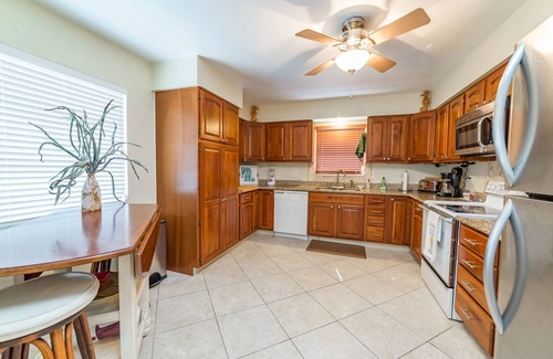 Holmes Beach House | 6 minutes to Beach! Screened-in and Heated Pool! - Seahorse Cove