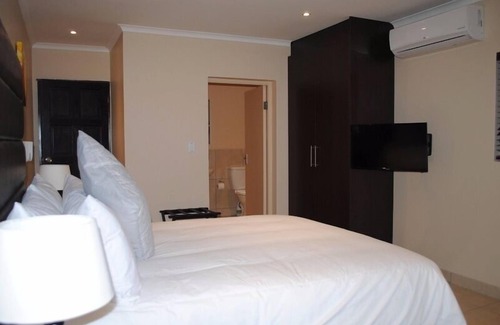 Woodmead Bed & Breakfast | 6 on Morris Guest Lodge