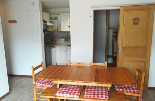 Valmeinier Apartment | 6 people + baby Valmeinier 1800 runs and 150 meters ESF