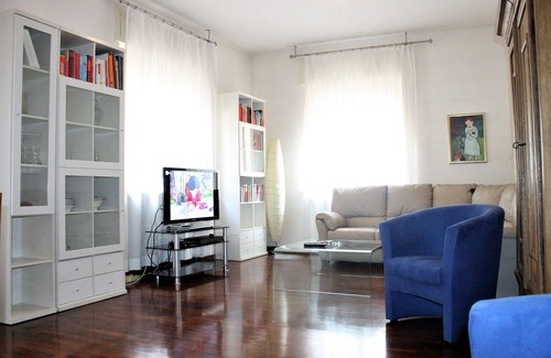 Verona City Centre Apartment | 6 people elegant apartment in the heart of Verona