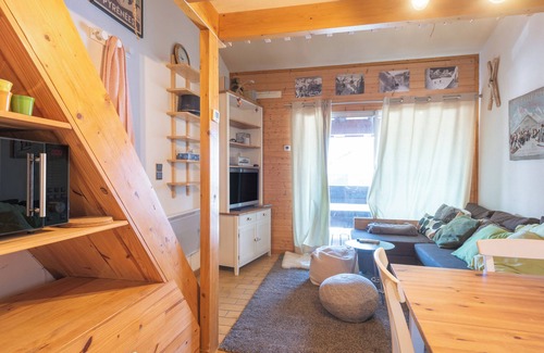 Piau Engaly Apartment | 6-Person Apartment in Piau Engaly – Direct Access to Ski Slopes with Terrace and Balcony