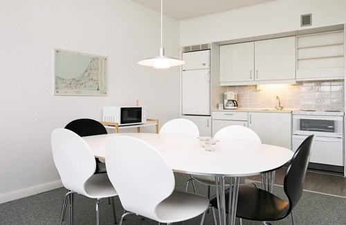 Blokhus Apartment | 6 person holiday home on a holiday park in Blokhus